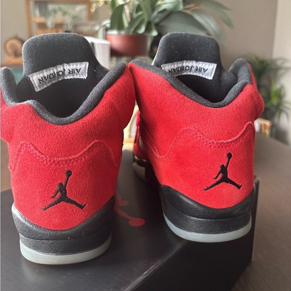 EUC Air Jordan 5 Retro GS 'Raging Bull' 4Y - Picture 7 of 9